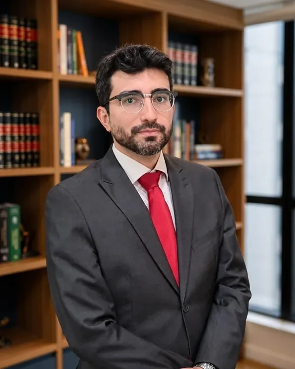 Thiago Menezes Osti, advogado e sócio do Menezes Rocha Advogados